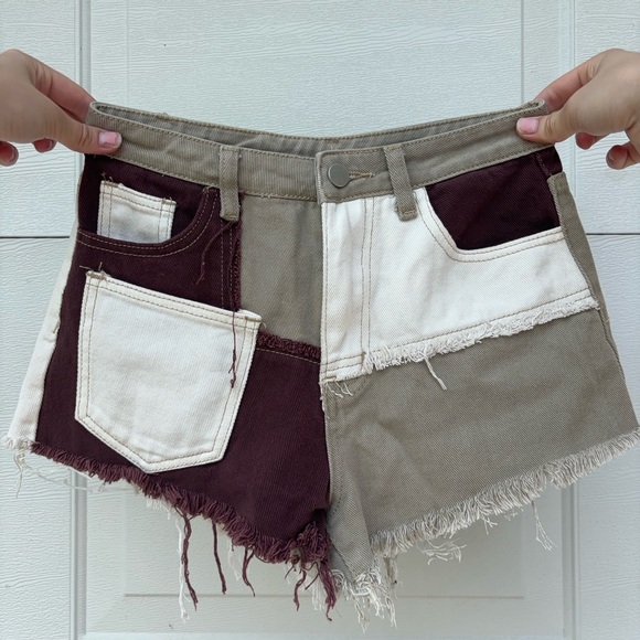 SHEIN High Waisted Patchwork Shorts
Size US Women’s XS - Picture 1 of 2